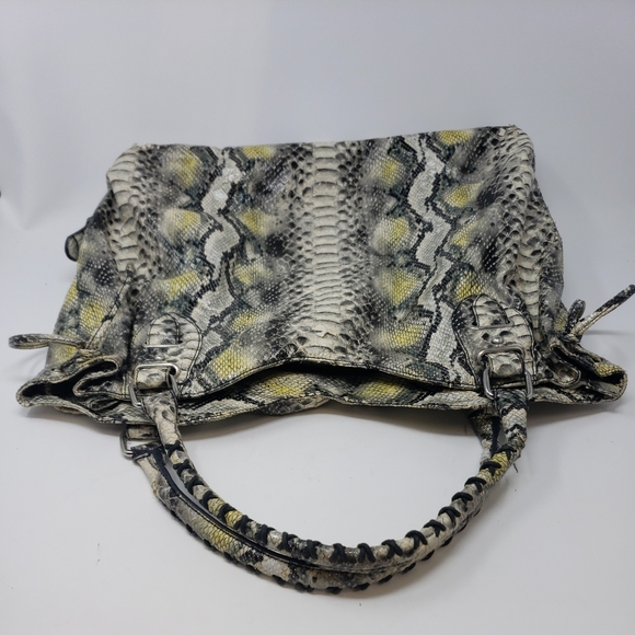 MELIE BIANCO VEGAN FAUX SNAKE SKIN HOBO - Picture 3 of 9